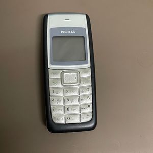 Vintage Nokia 1110i – With Box &amp; Charger