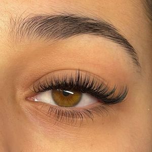 Brand new pre glued lashes