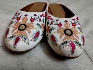Embroidered Ethnic Flats