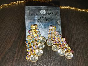 Yellowish-golden necklace and earrings set