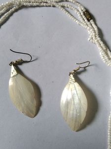 Small Moti Necklace With Two Earrings