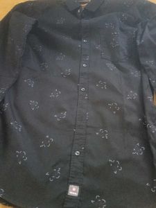 MOG Men&#39;s Button Down Shirt - Black