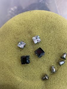 Small Earing