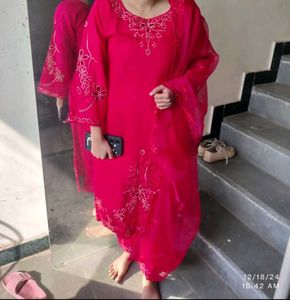 Pakistani Kurta Set With Dupatta