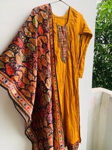 Kurta And Banarsi Duppat