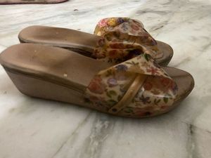 Floral Bow Jelly Slides