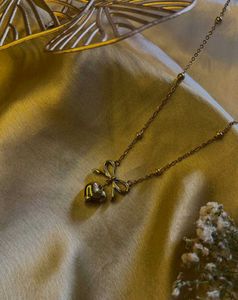 Heart &amp; Bow Necklace