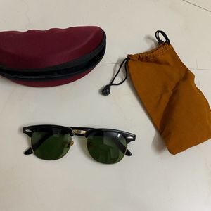 Sunglasses with two cases