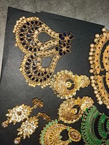 earrings sets (6) each one is RS 50!