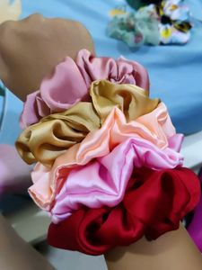 Combo Of 4 Scrunchies( Golden Is Not Available)