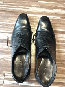 Ruosh Black Formal Shoes