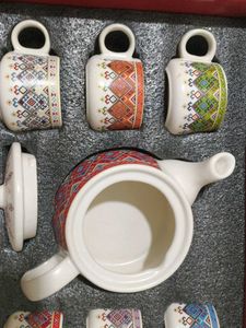 NEW Tea Set with 6 Cups and Kettle