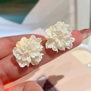 White Flower Korean Stud Earrings