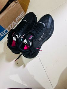 uk 5 Red Tape woman Sport Shoes