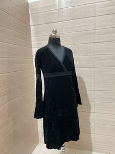 Max Studio Black Velvet Trumpet Sleeve Dress