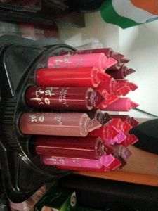 Deferent Type Lipstick And Lipbalm