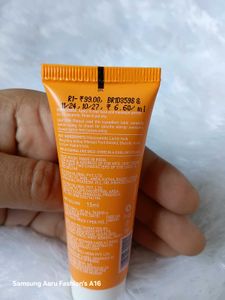 Dot &amp; Key Mango Detan Face Wash