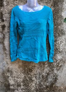 25B. BLUE SWEATER TOP