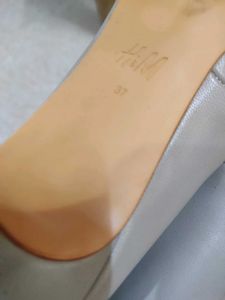 H&amp;M Grey heels