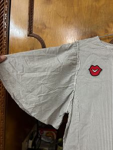 Short Crop Top With Side Knot