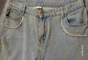 URBANIC YELLOW WASH DAMAGED JEANS with a freebie