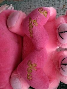 2 Teddy Sitting On Heart Saying I Love You