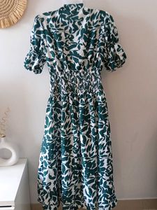Green &amp; White Botanical Print Midi Dress