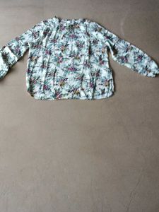 Brand new Floral Print Top