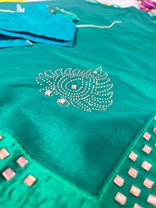 🔹   ग्रीन (Leaf Green) शेड साड़ी