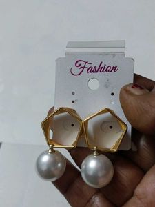Beautiful Moti Earing Gold Plated