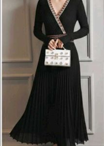 Free DeliveryElegant Black Knit Midi Dress