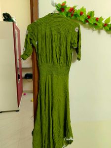 🟩💚Mehandi Green Stylish Beautiful Long Top