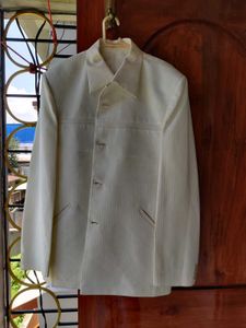Tailored Off-white Blazer
