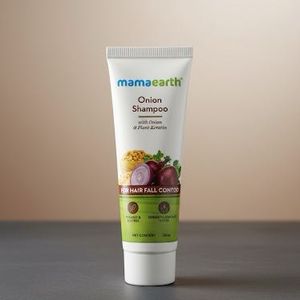 Mamaearth Onion Shampoo