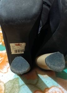 Stylish Black Thigh High Boots