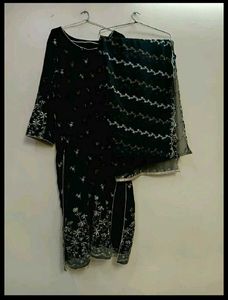 Pakistani Suit ( Kurti + Dupatta )