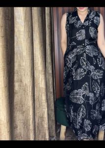 Dress with attached sleeves