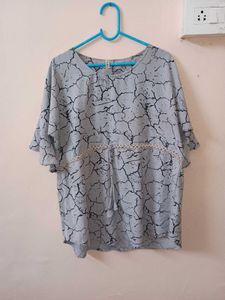 Patterned Gray Top