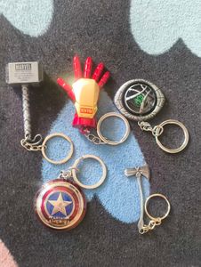 Marvel Avengers Metal Keychains (Set of 5)