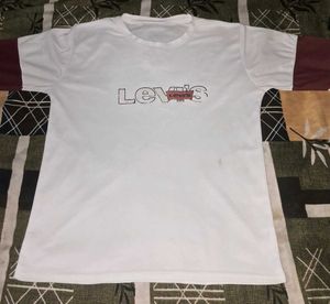Levi&#39;s Men Over Sized T Shirt 👕