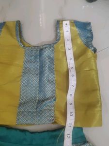Handstiched Pavadai Sattai