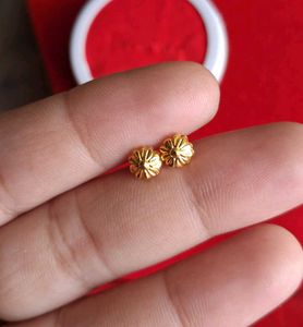 Cute Gold Flower Stud Earrings