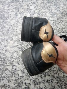 Shoe
