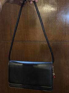 Chic Black Handbag