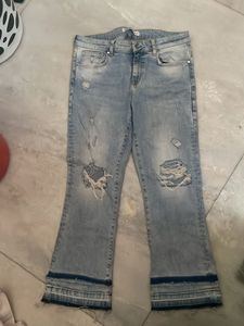 Zara Ripped Jeans 👖