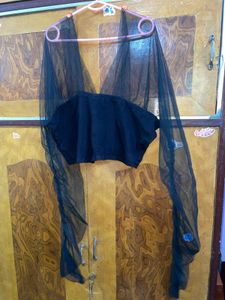 Chic Black Crop Top XL
