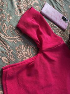 pink ribbed pocket crop tee