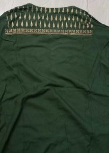 AURELIA Gold Printed Festive Kurti