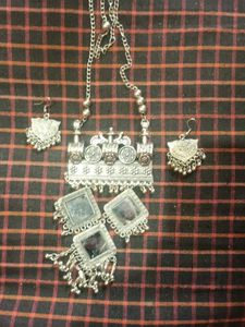 Silver Mirror Necklace Set