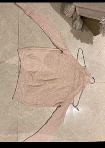 CUT SHOULDER TOP